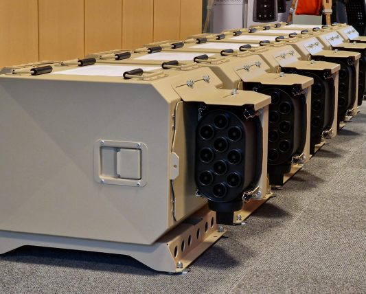 Oppstillte enclosure 6 stk På rekke og rad